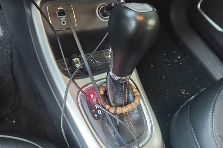 Used Jeep Compass 2017 200T Automatic Family Edition Gear Lever