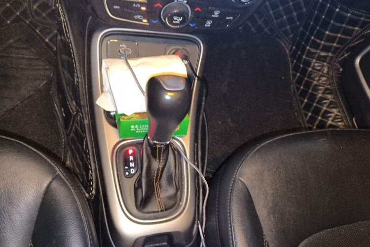 Used Jeep Compass 2017 200T Automatic Family Edition Gear Lever