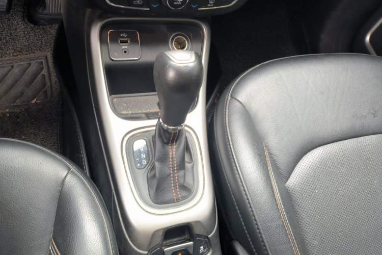 Used Jeep Compass 2017 200T Automatic Family Edition Gear Lever