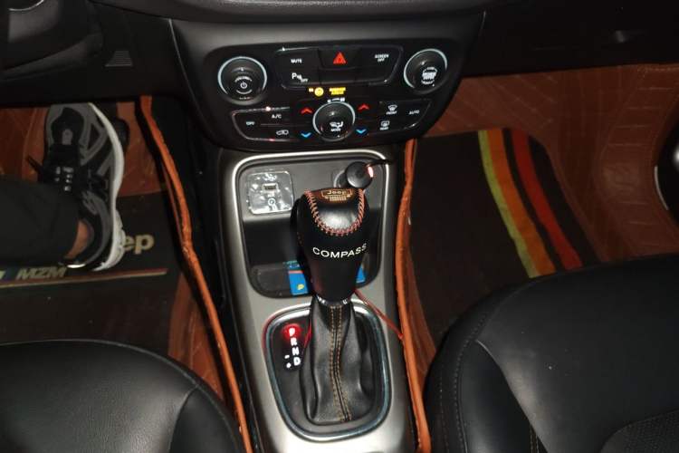 Used Jeep Compass 2017 200T Automatic Family Edition Gear Lever