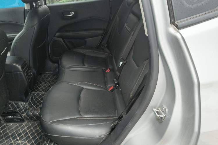 Used Jeep Compass 2017 200T Automatic Family Edition Interior 1