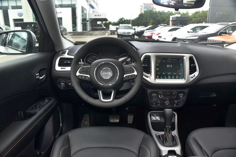Used Jeep Compass 2017 200T Automatic Family Edition Interior 2