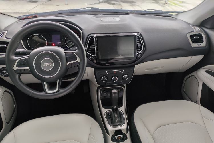 Used Jeep Compass 2017 200T Automatic Comfort Edition Interior 2