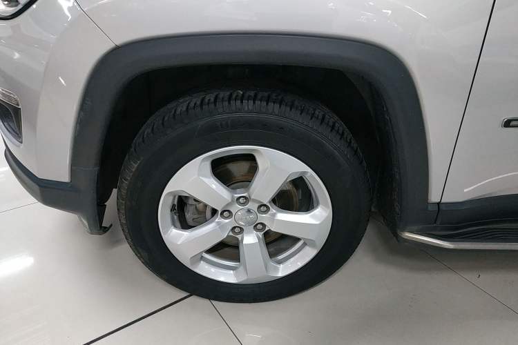 Used Jeep Compass 2017 200T Automatic Family Edition Left Front Wheel Hub