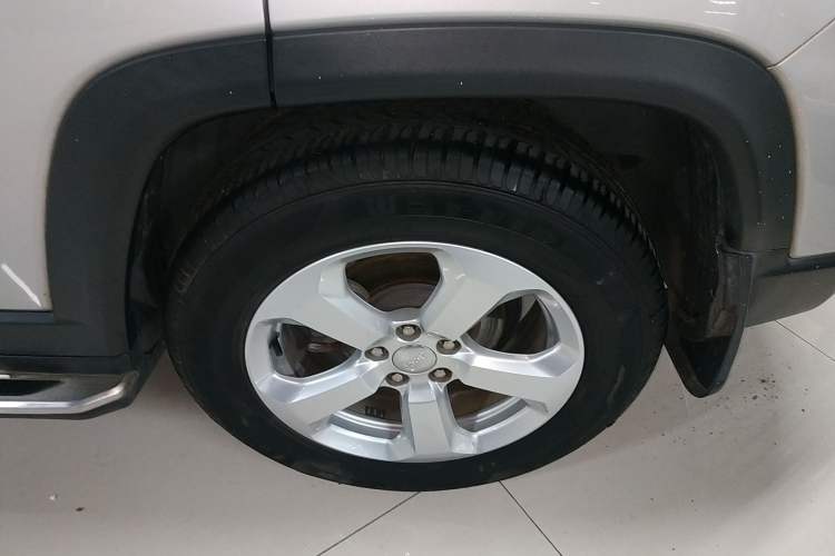 Used Jeep Compass 2017 200T Automatic Family Edition Left Rear Wheel Hub