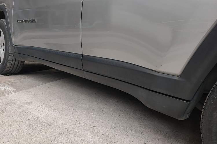 Used Jeep Compass 2017 200T Automatic Family Edition Left Side Sill