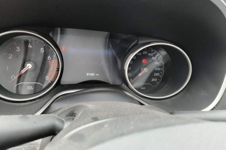 Used Jeep Compass 2017 200T Automatic Family Edition Odometer Close Up