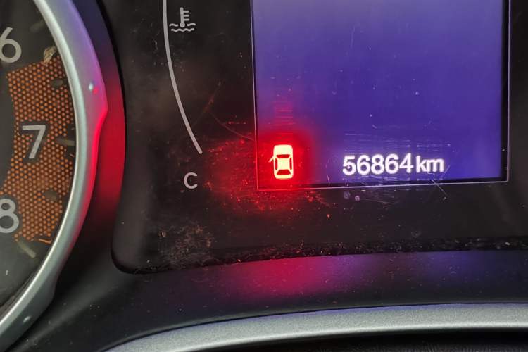 Used Jeep Compass 2017 200T Automatic Comfort Edition Odometer Close Up