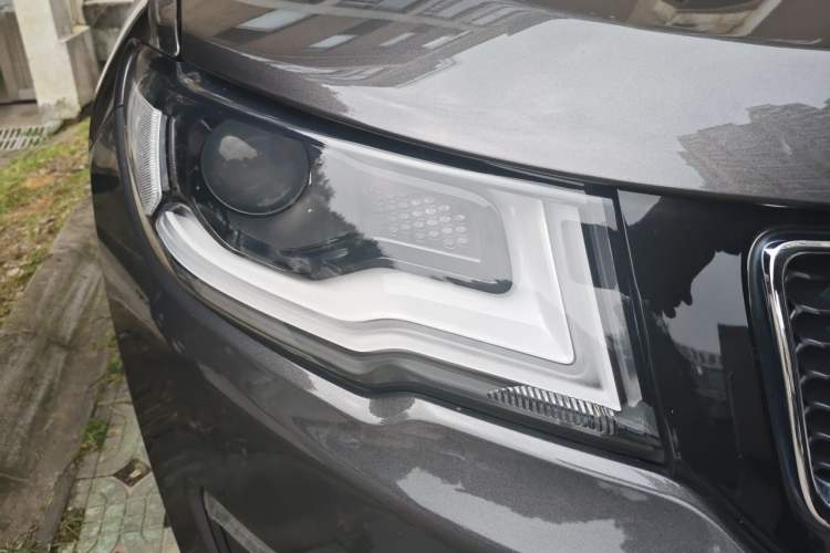 Used Jeep Compass 2017 200T Automatic Enjoyment Version Right Front Headlight