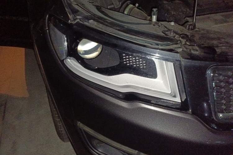 Used Jeep Compass 2017 200T Automatic Family Edition Right Front Headlight