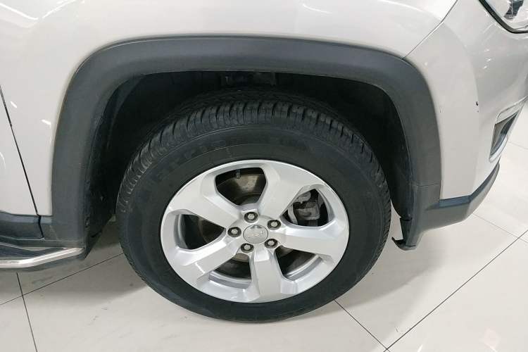 Used Jeep Compass 2017 200T Automatic Family Edition Right Front Wheel Hub