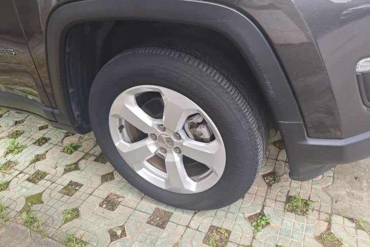 Used Jeep Compass 2017 200T Automatic Enjoyment Version Right Front Wheel Hub