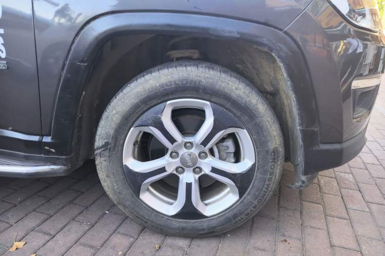 Used Jeep Compass 2017 200T Automatic Family Edition Right Front Wheel Hub