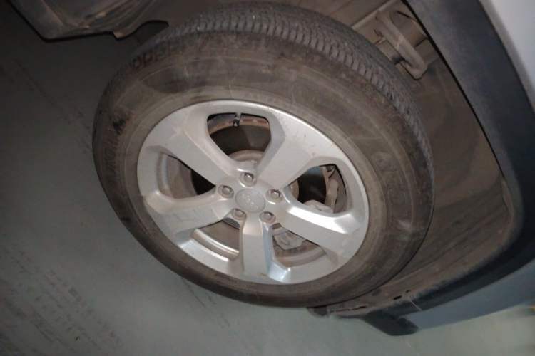 Used Jeep Compass 2017 200T Automatic Family Edition Right Front Wheel Hub