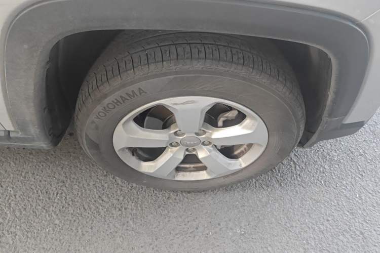 Used Jeep Compass 2017 200T Automatic Family Edition Right Front Wheel Hub