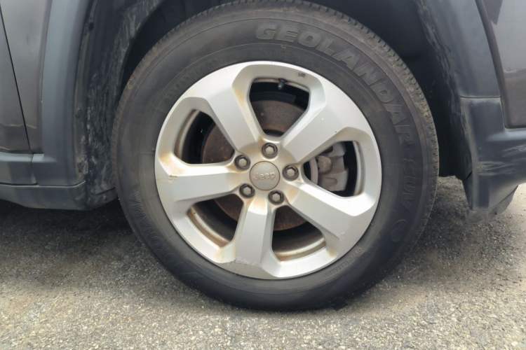 Used Jeep Compass 2017 200T Automatic Family Edition Right Front Wheel Hub