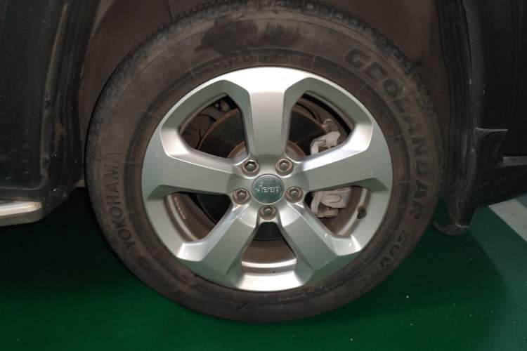 Used Jeep Compass 2017 200T Automatic Family Edition Right Front Wheel Hub