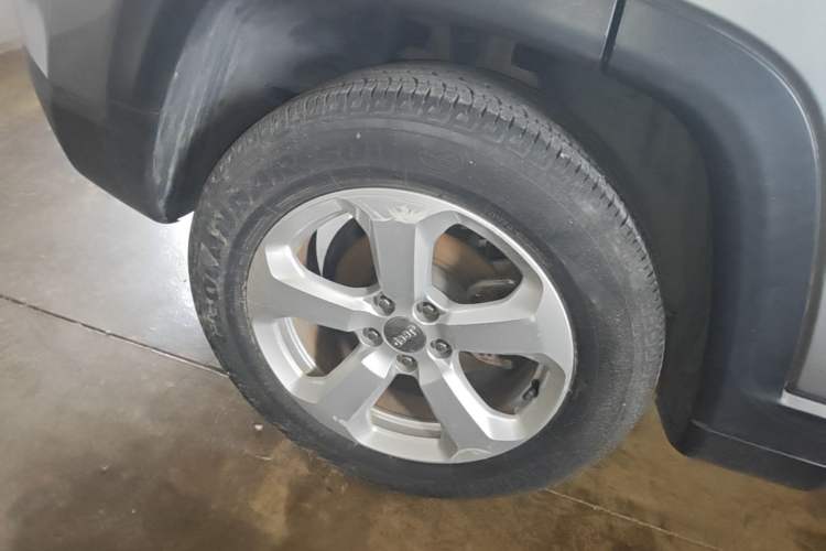 Used Jeep Compass 2017 200T Automatic Family Edition Right Rear Wheel Hub