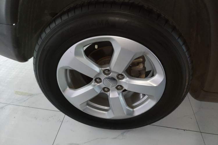 Used Jeep Compass 2017 200T Automatic Family Edition Right Rear Wheel Hub