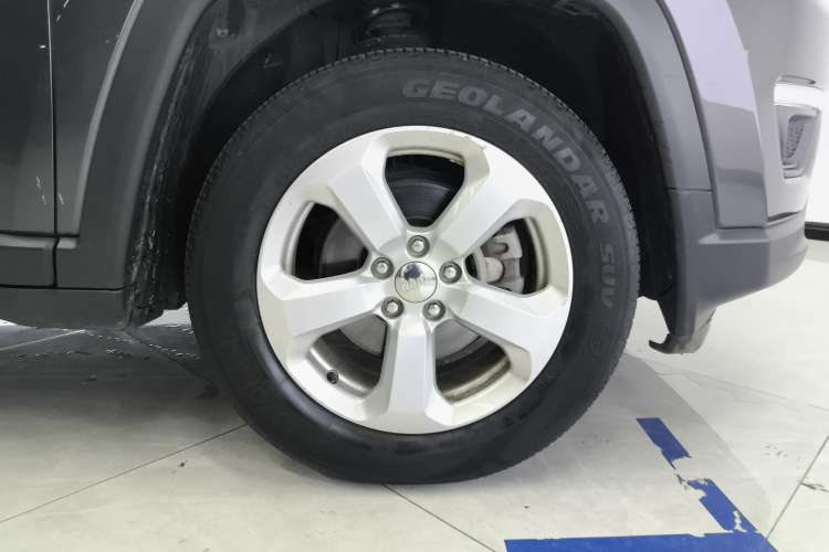 Used Jeep Compass 2017 200T Automatic Family Edition Right Rear Wheel Hub