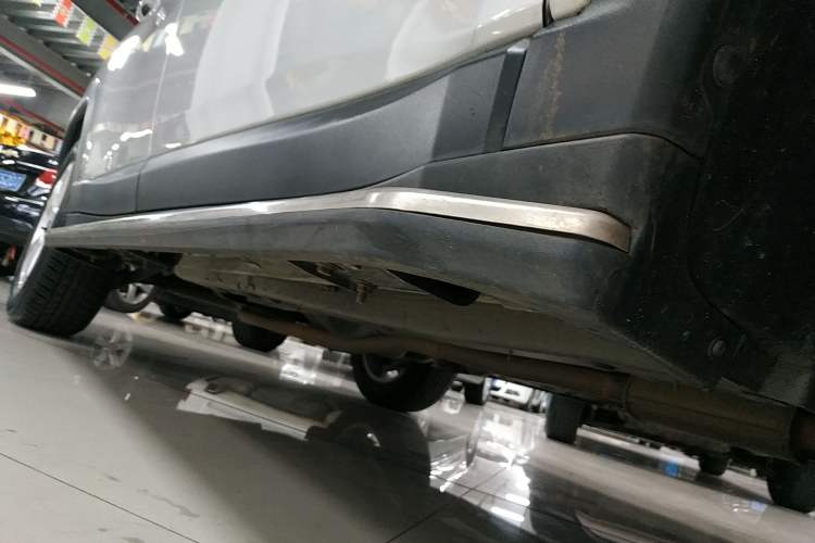 Used Jeep Compass 2017 200T Automatic Family Edition Right Side Sill