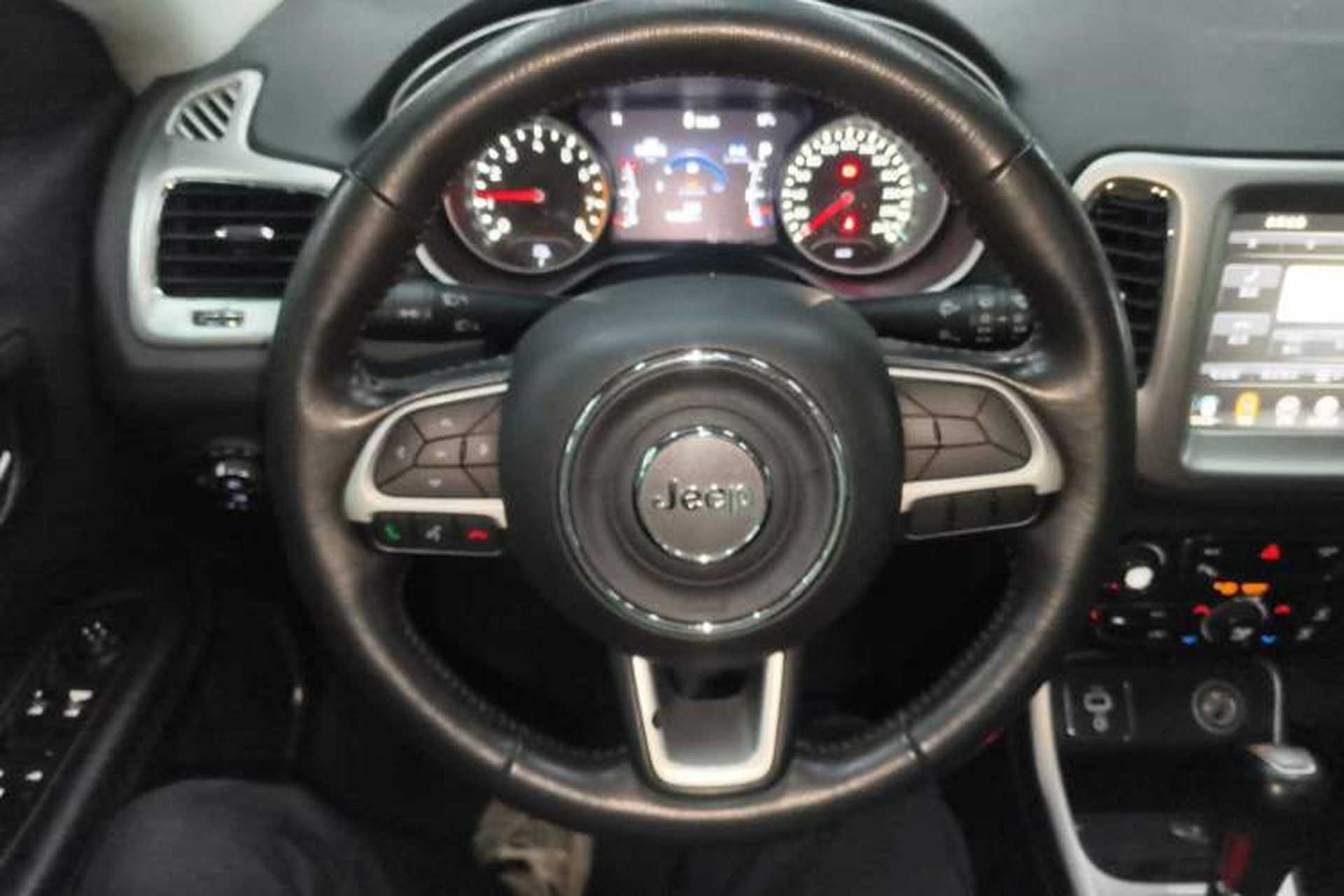 Used Jeep Compass 2017 200T Automatic Family Edition Steering Wheel