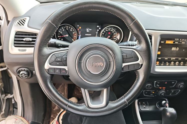 Used Jeep Compass 2017 200T Automatic Family Edition Steering Wheel