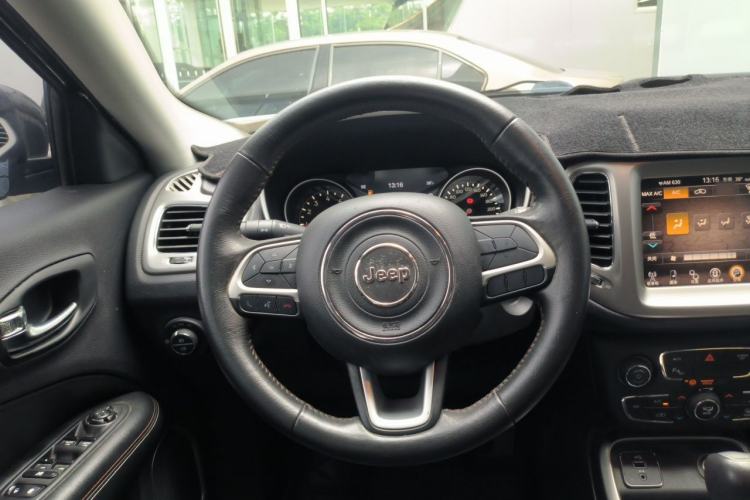 Used Jeep Compass 2017 200T Automatic Family Edition Steering Wheel