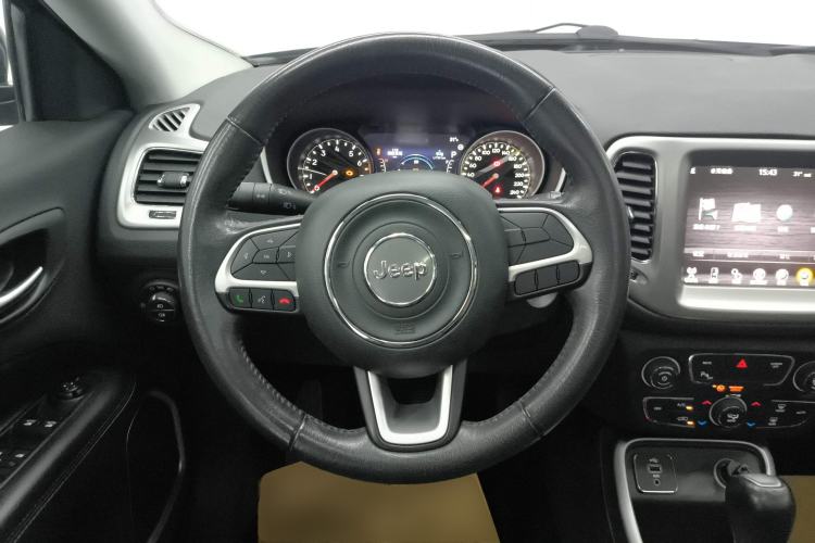 Used Jeep Compass 2017 200T Automatic Family Edition Steering Wheel