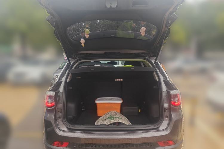 Used Jeep Compass 2017 200T Automatic Enjoyment Version Trunk