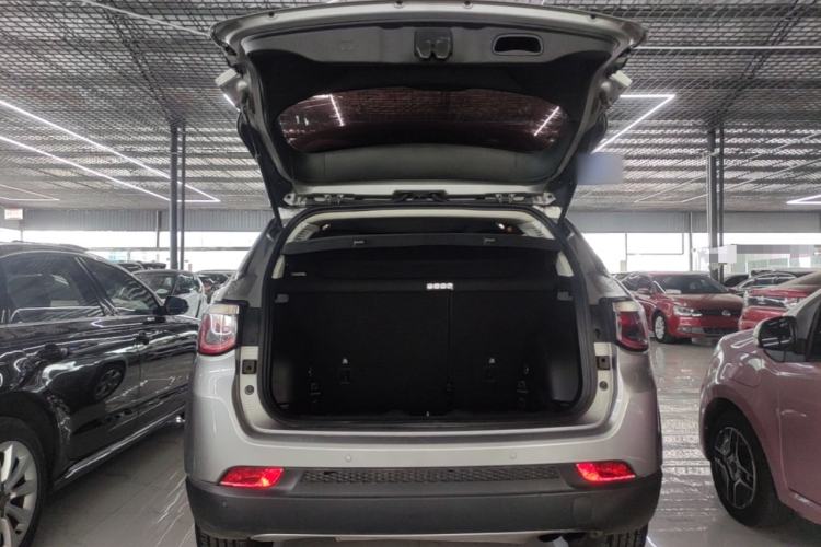 Used Jeep Compass 2017 200T Automatic Family Edition Trunk