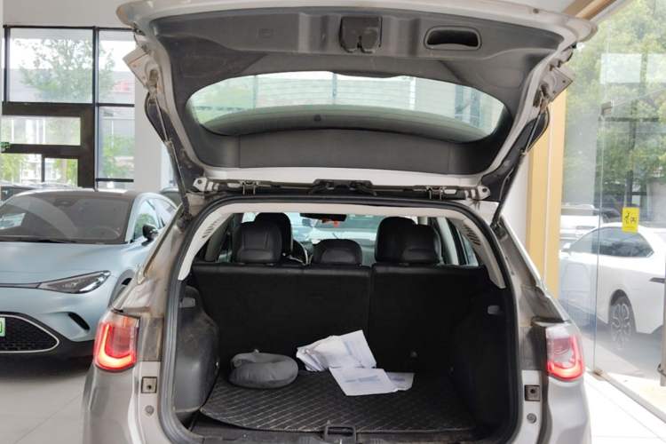 Used Jeep Compass 2017 200T Automatic Family Edition Trunk