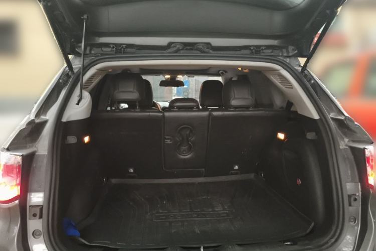 Used Jeep Compass 2017 200TS Automatic High-Performance All-Wheel Drive Edition Trunk