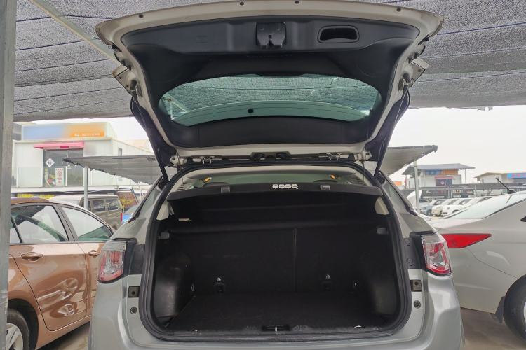 Used Jeep Compass 2017 200T Automatic Comfort Edition Trunk