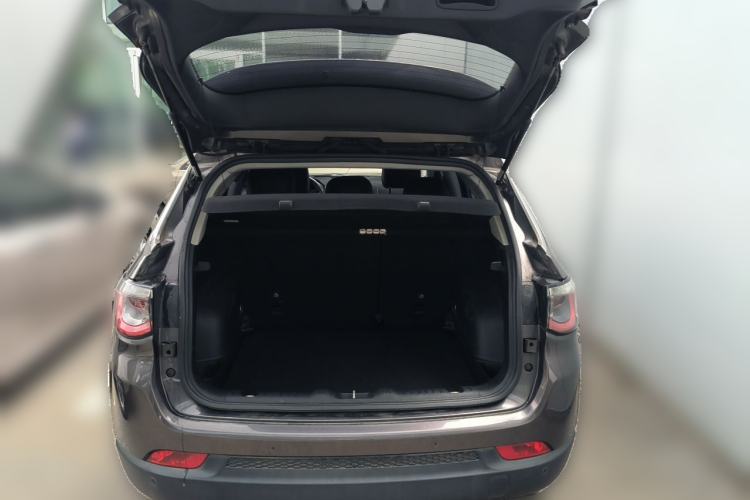 Used Jeep Compass 2017 200T Automatic Family Edition Trunk