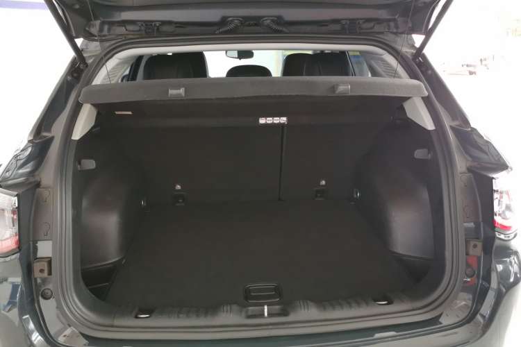 Used Jeep Compass 2017 200T Automatic Family Edition Trunk