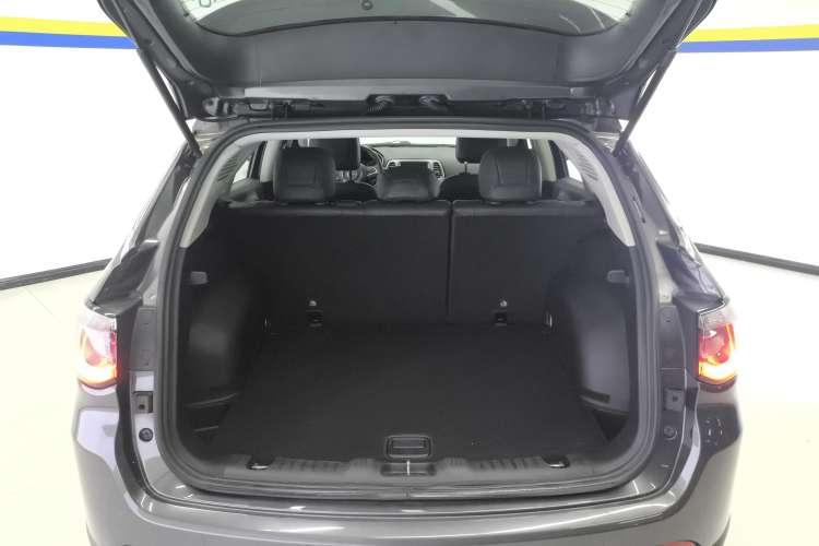 Used Jeep Compass 2017 200T Automatic Family Edition Trunk