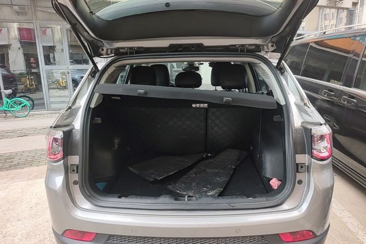 Used Jeep Compass 2017 200T Automatic Family Edition Trunk