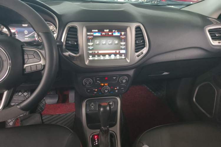 Used Jeep Compass 2017 200T Automatic Family Edition Audio And AC Panel