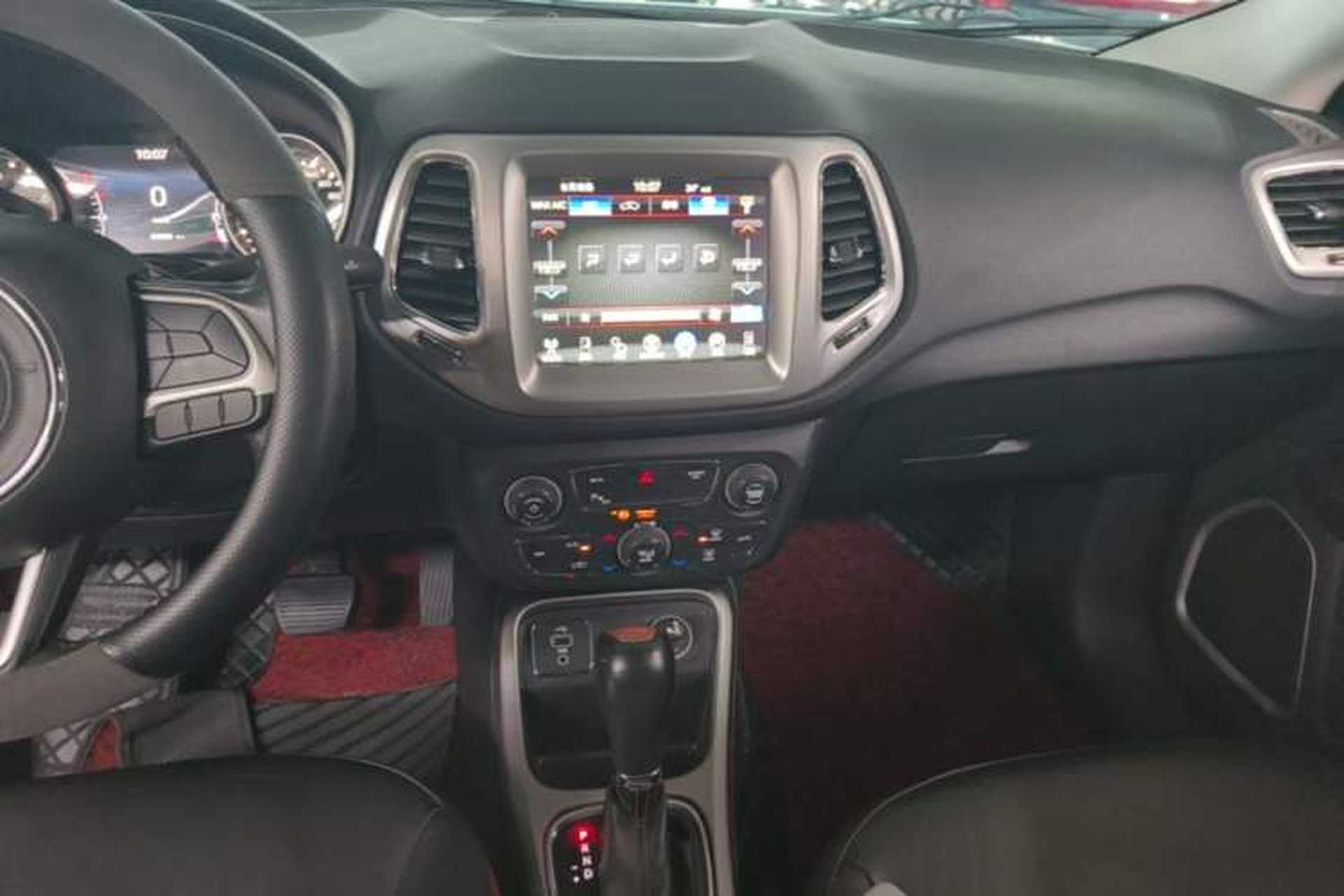 Used Jeep Compass 2017 200T Automatic Family Edition Audio And AC Panel