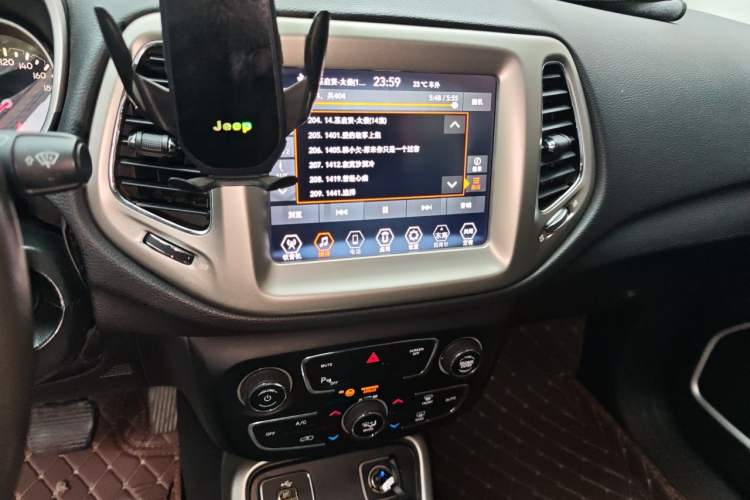 Used Jeep Compass 2017 200T Automatic Family Edition Audio And AC Panel