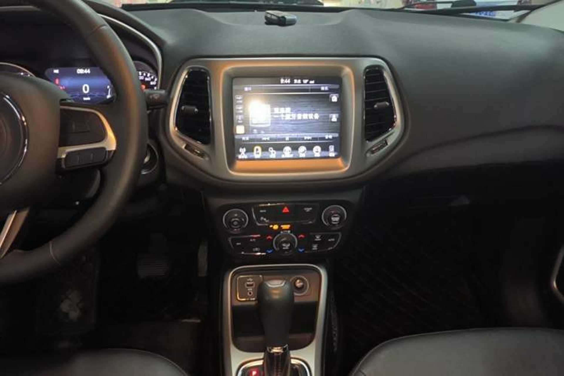 Used Jeep Compass 2017 200T Automatic Family Edition Audio And AC Panel