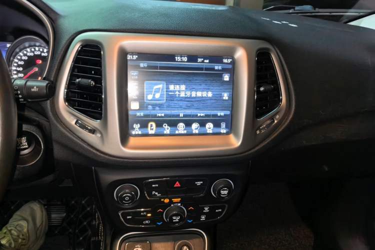 Used Jeep Compass 2017 200T Automatic Family Edition Audio And AC Panel