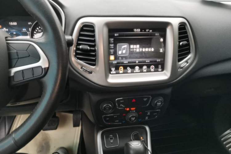 Used Jeep Compass 2017 200T Automatic Family Edition Audio And AC Panel