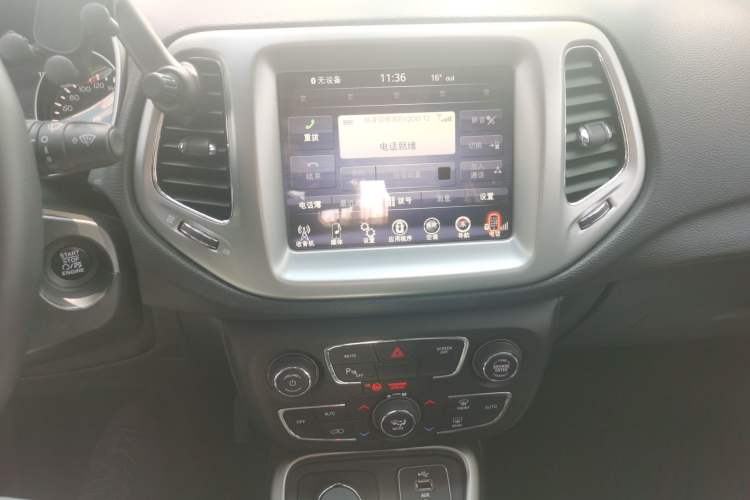 Used Jeep Compass 2017 200T Automatic Family Enjoyment Four-Wheel Drive Edition Audio And AC Panel