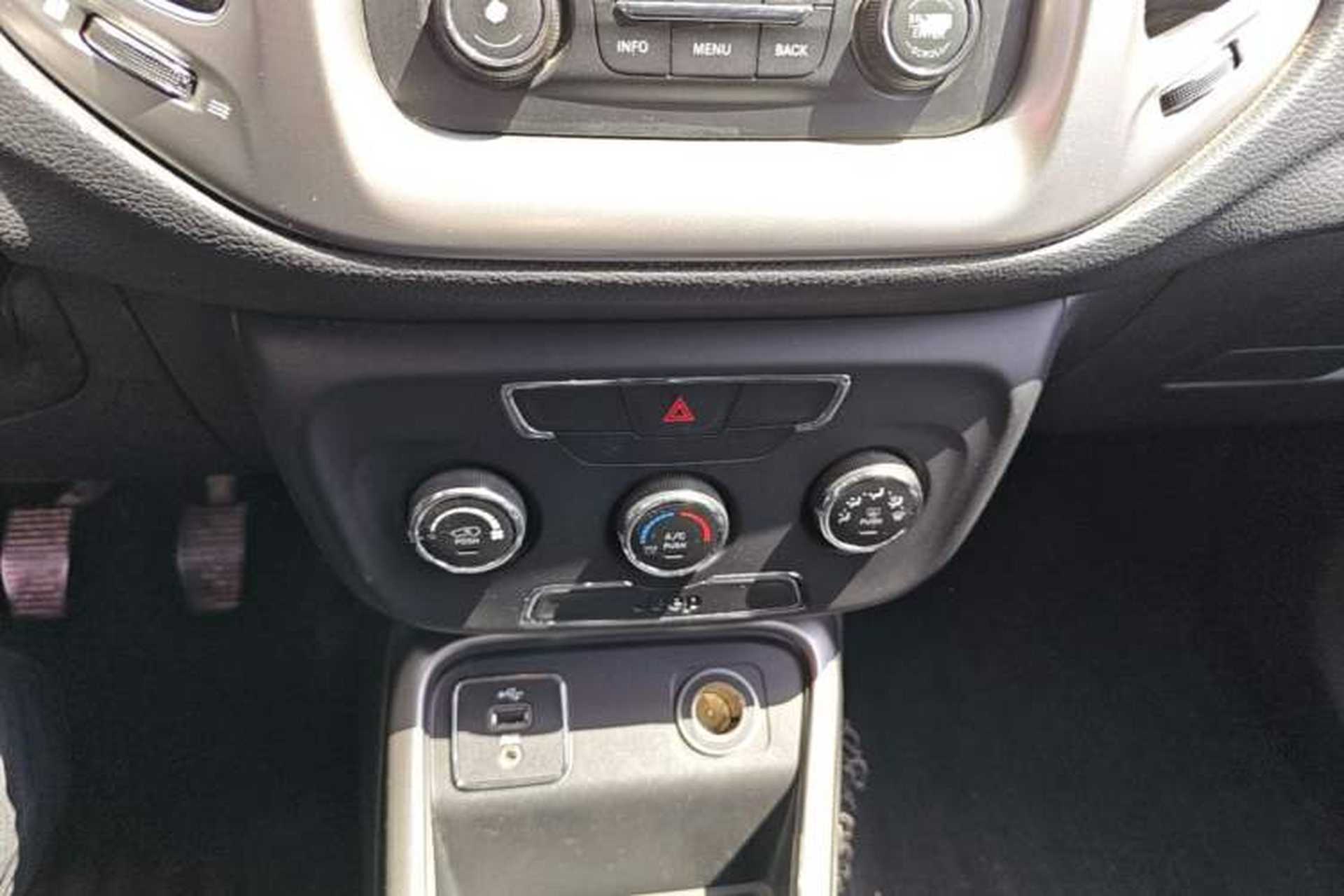 Used Jeep Compass 2017 200T Manual Enjoy Edition Audio And AC Panel