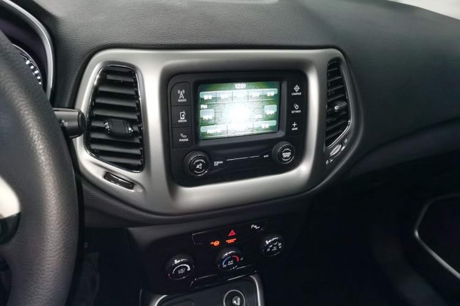 Used Jeep Compass 2017 200T Automatic Enjoyment Version Audio And AC Panel