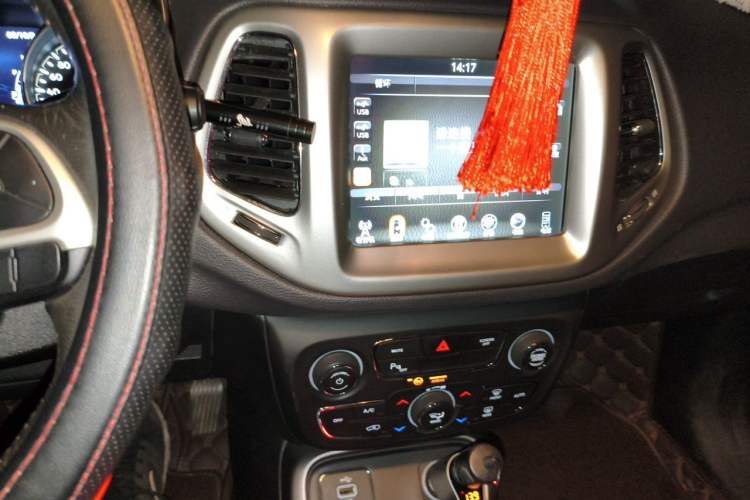 Used Jeep Compass 2017 200T Automatic Family Edition Audio And AC Panel