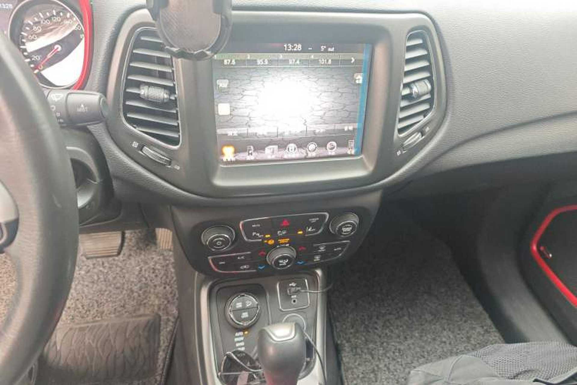 Used Jeep Compass 2017 200TS Automatic High-Performance All-Wheel Drive Edition Audio And AC Panel