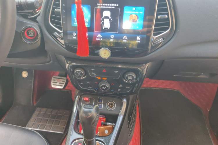 Used Jeep Compass 2017 200T Automatic Prestige Edition Audio And AC Panel